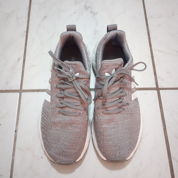 Adidas Gray Swift Run Sneakers with White Accents Size 5.5 Youth - Picture 3 of 9